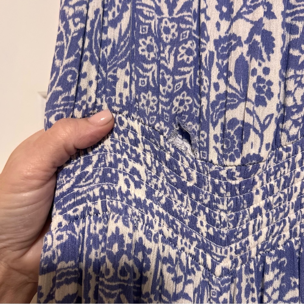 Jessica Simpson Blue and White Floral Wide Leg Jumpsuit (flawed…see description) - Picture 2 of 10